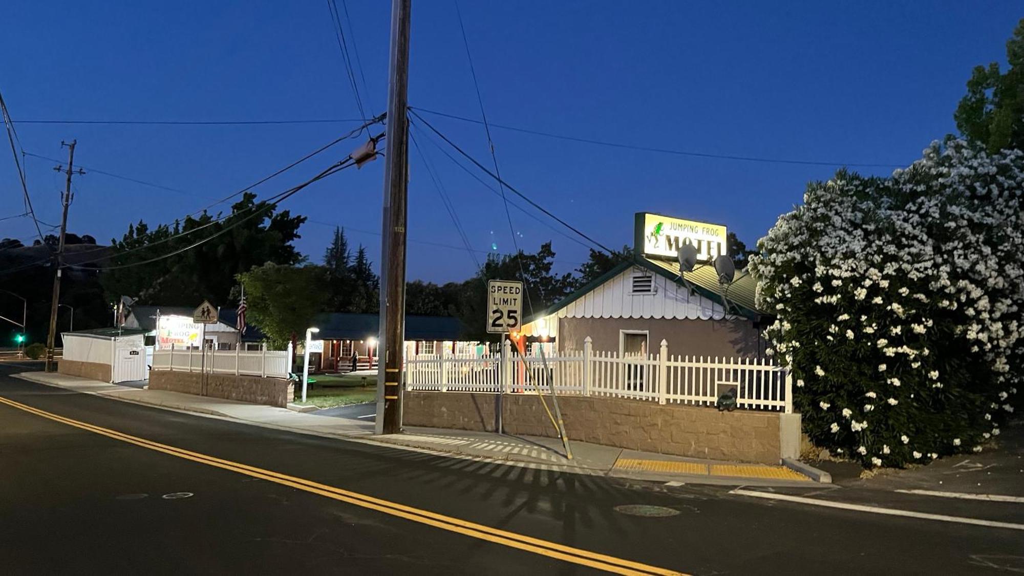 Jumping Frog Motel Angels Camp Exterior foto